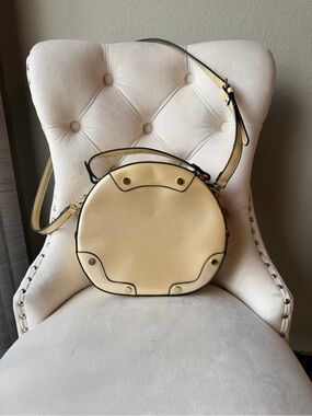 Classic Round Crossbody Bag in Pale Yellow